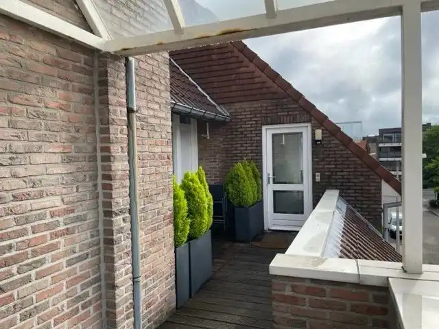 Duplex appartement met 1 slaapkamer, terras en garage. foto 3