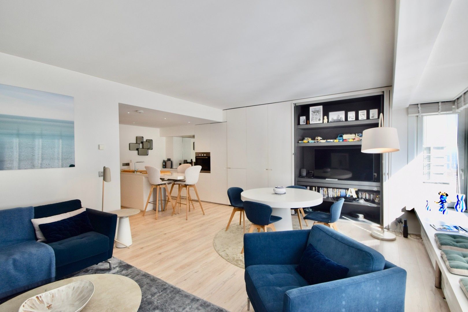 Instapklaar appartement met zijdelings zeezicht gelegen vlakbij de zee. foto 4