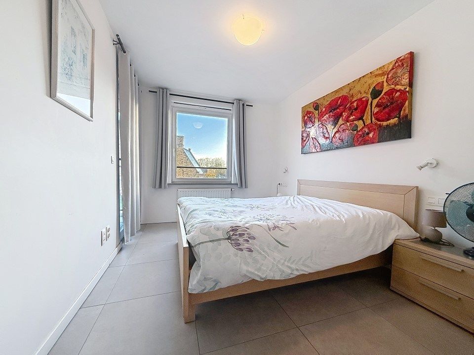 Centraal gelegen recent appartement met 2 slaapkamers foto 5