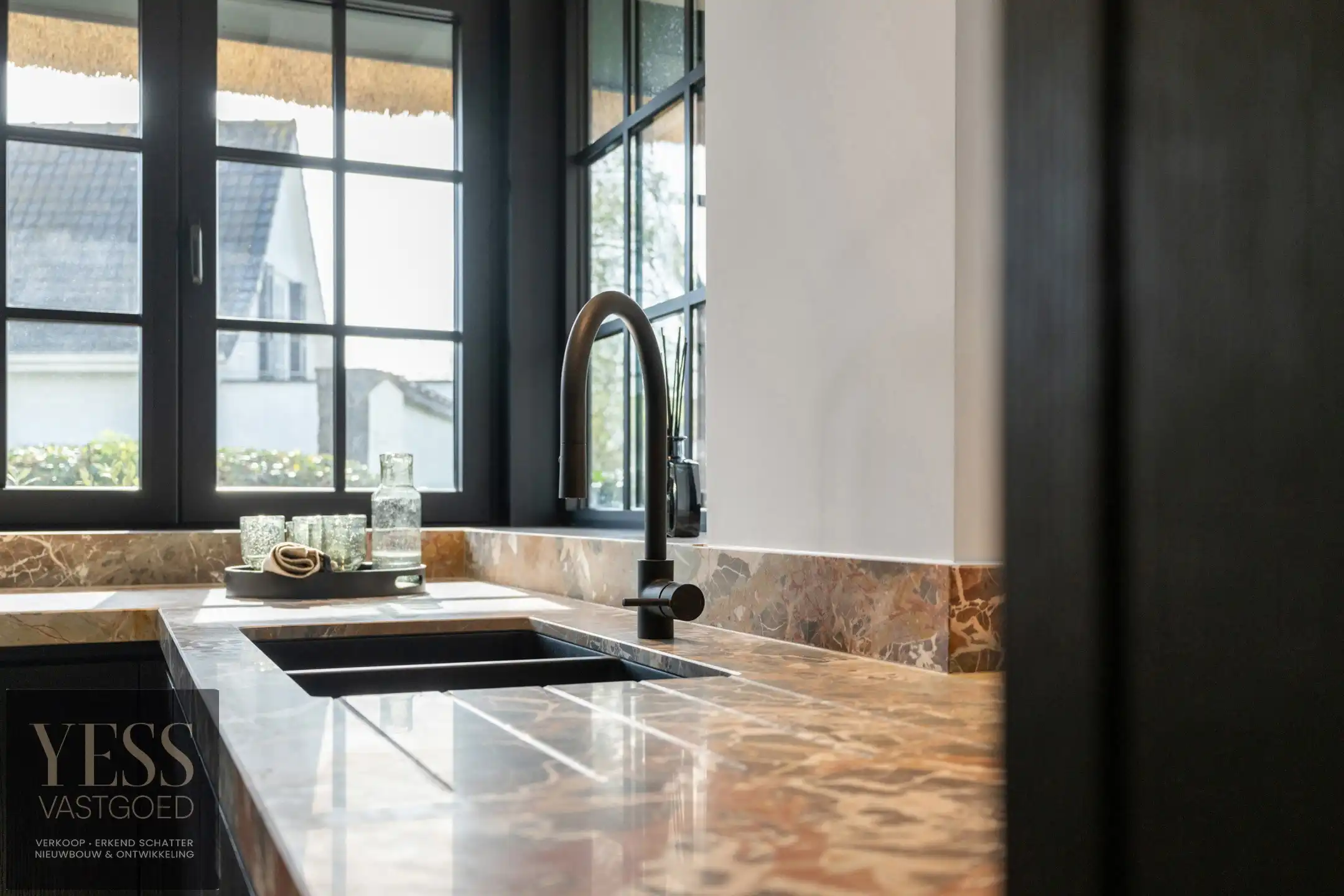 Buitengewoon, gerenoveerde villa op toplocatie in het zoute  foto 9