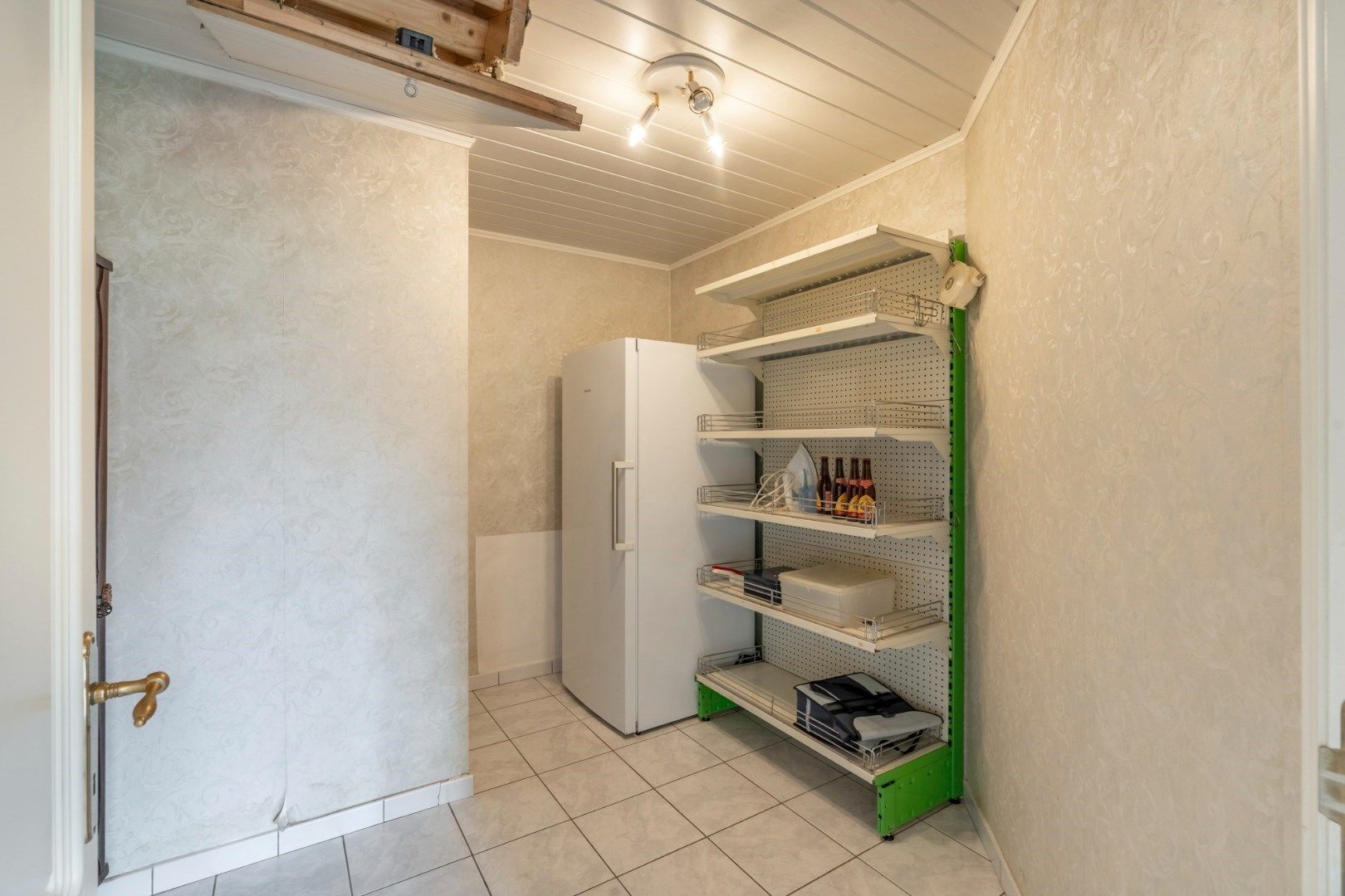 Vrijstaande, gelijkvloerse gezinswoning gelegen op een perceel van 6a18ca op een rustige locatie nabij het centrum van Neeroeteren!  foto 11