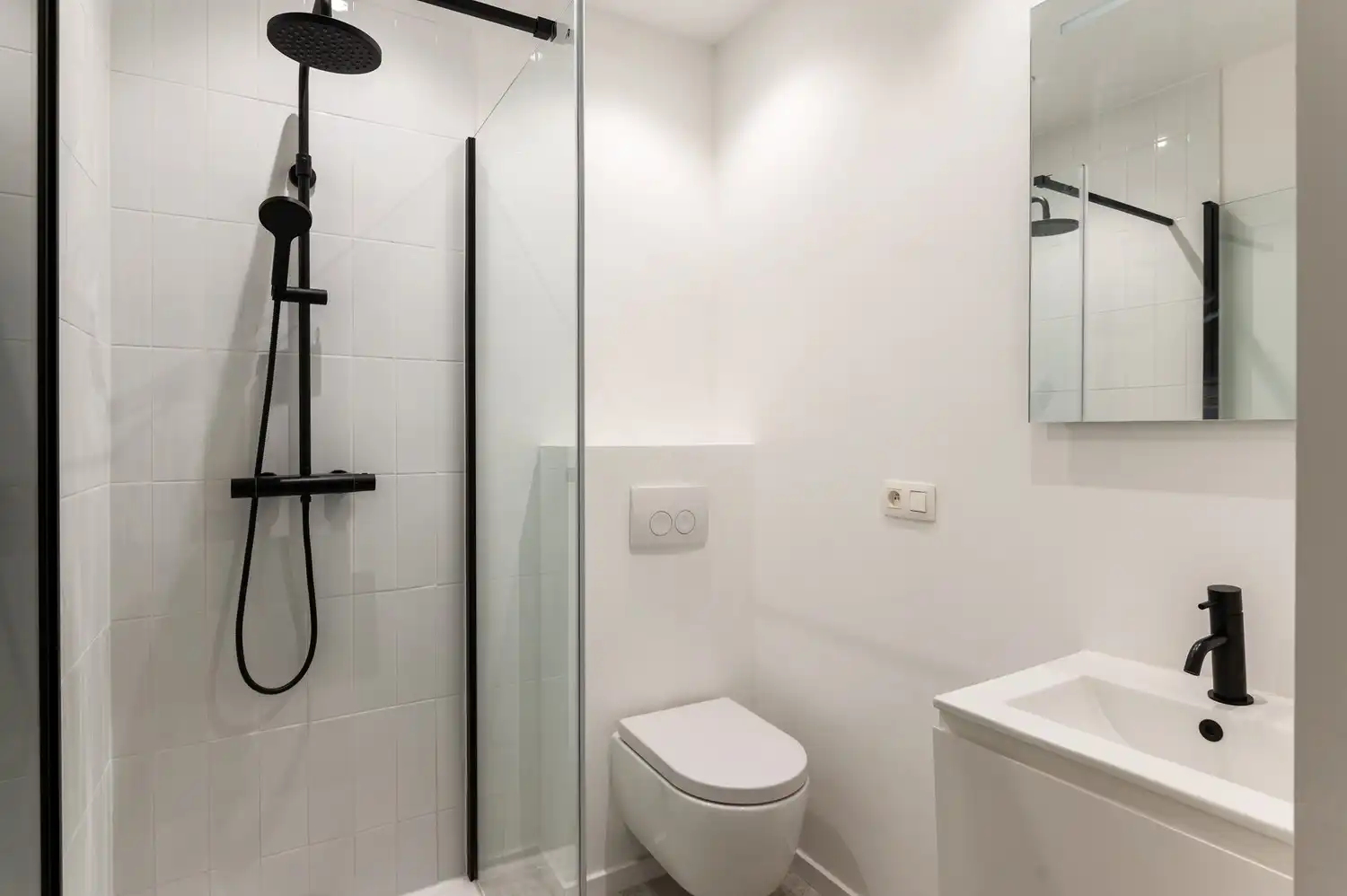 Licht en ruimte in het hart van Antwerpen – 1 slaapkamer appartement foto 5