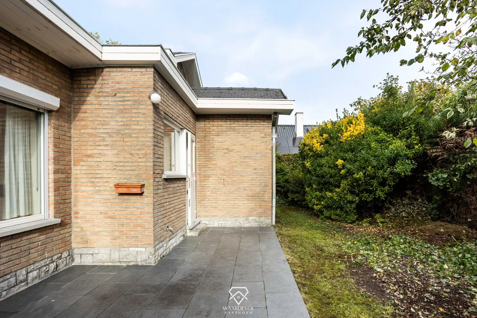 Karaktervolle open bebouwing met ruime tuin in Mariakerke foto 19