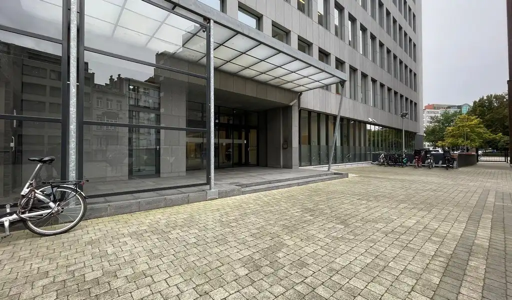 Instapklare kantoren te huur aan Stadspark in Antwerpen foto 20