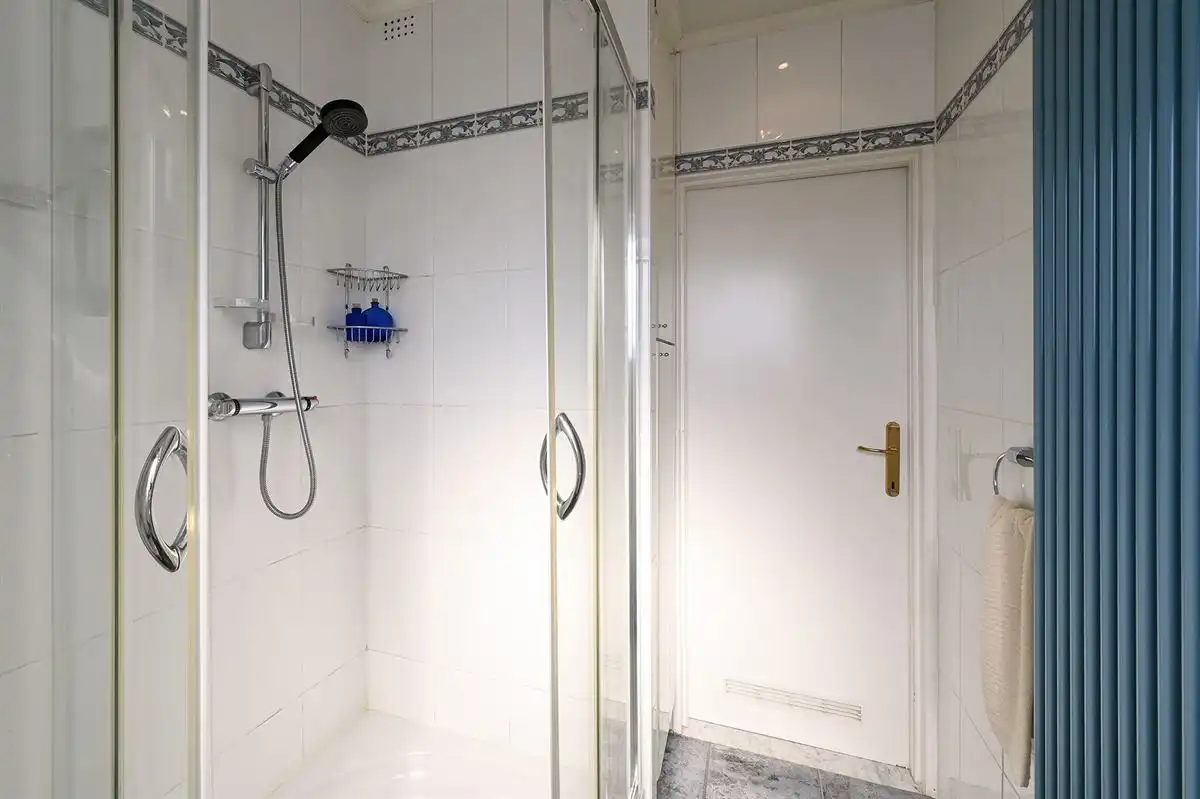 Ruime bel-etage met tuin en zonnig terras in Hoevenen foto 25