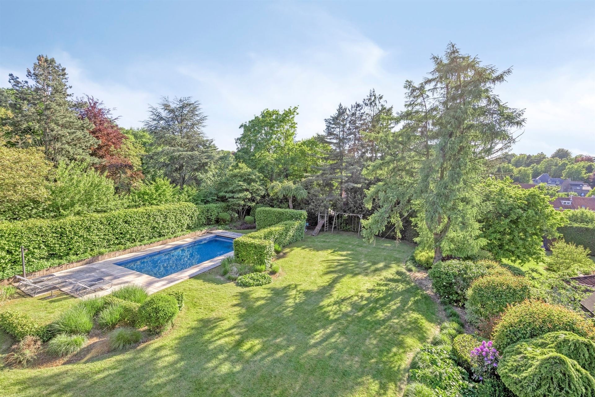 Ruime klassieke villa met zwembad in doodlopende straat foto 37