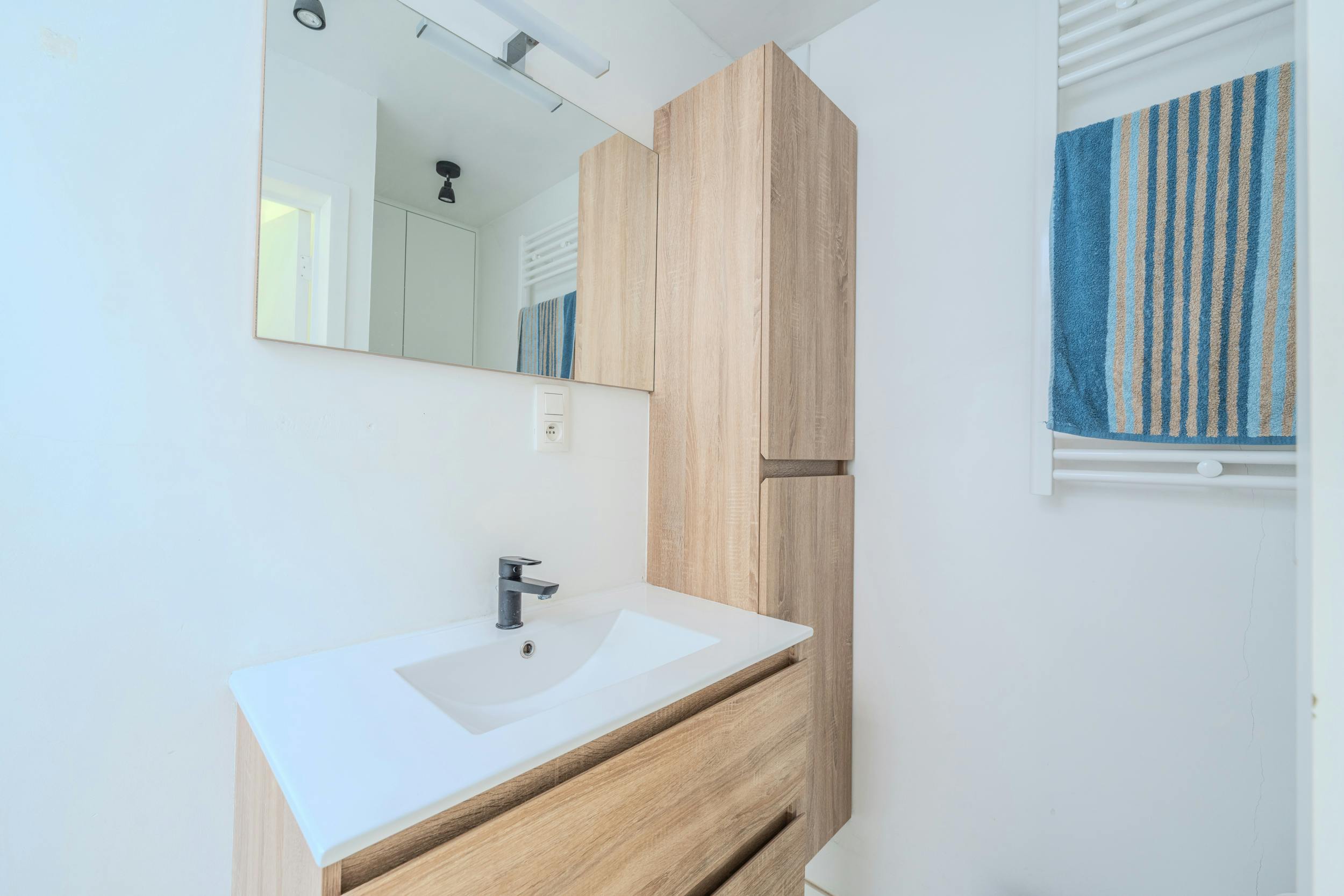 Opbrengsteigendom te koop met 3 vergunde entiteiten foto 13