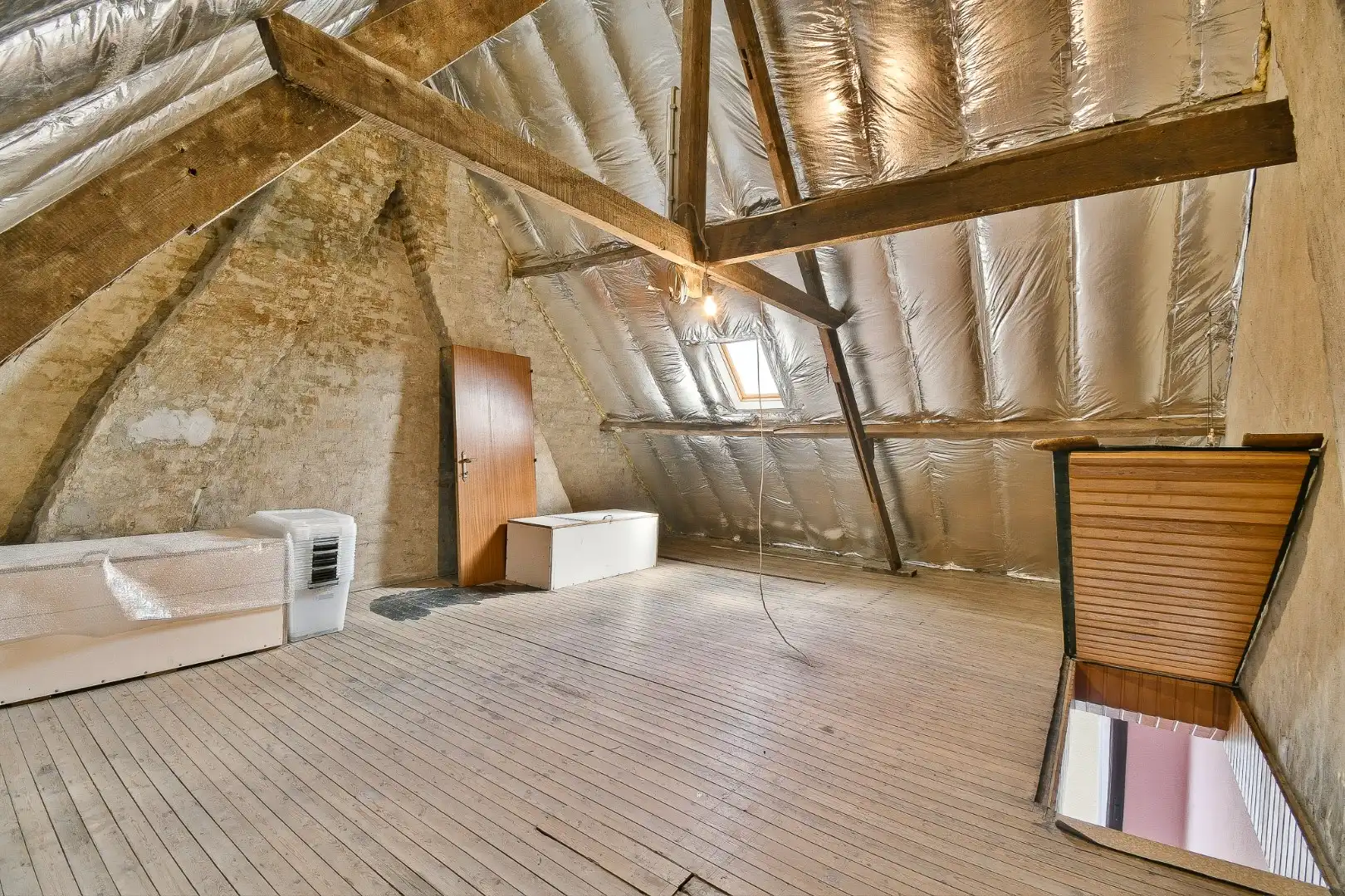 Rijwoning met veel potentieel op centrale ligging foto 18