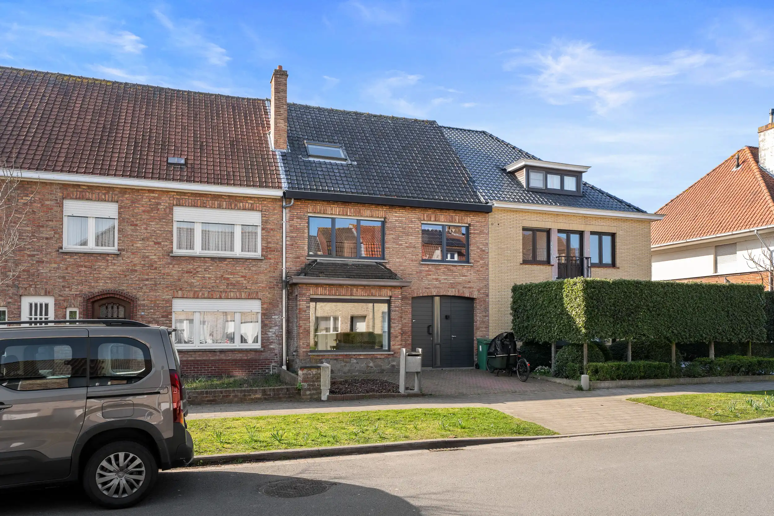 Ruime gezinswoning met 5 kamers op topligging foto {{pictureIndex}}