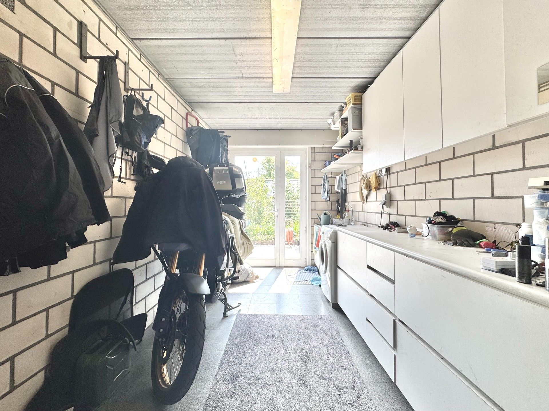 BREDEGEVEL-WONING MET 3 KAMERS, GROTE GARAGE & TUIN foto 19