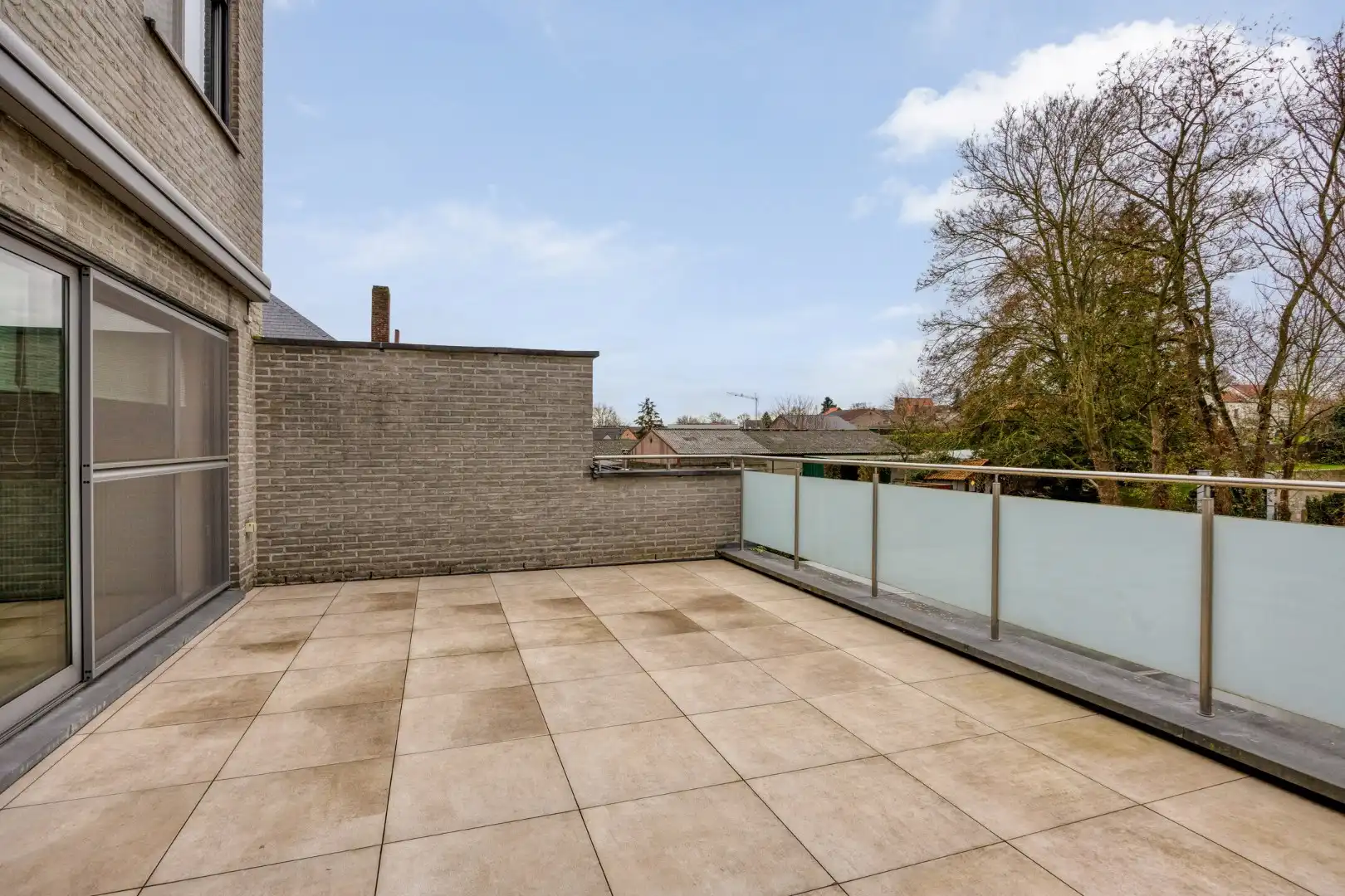 Knap appartement met 2 grote terrassen te Riemst-Zichen foto 2