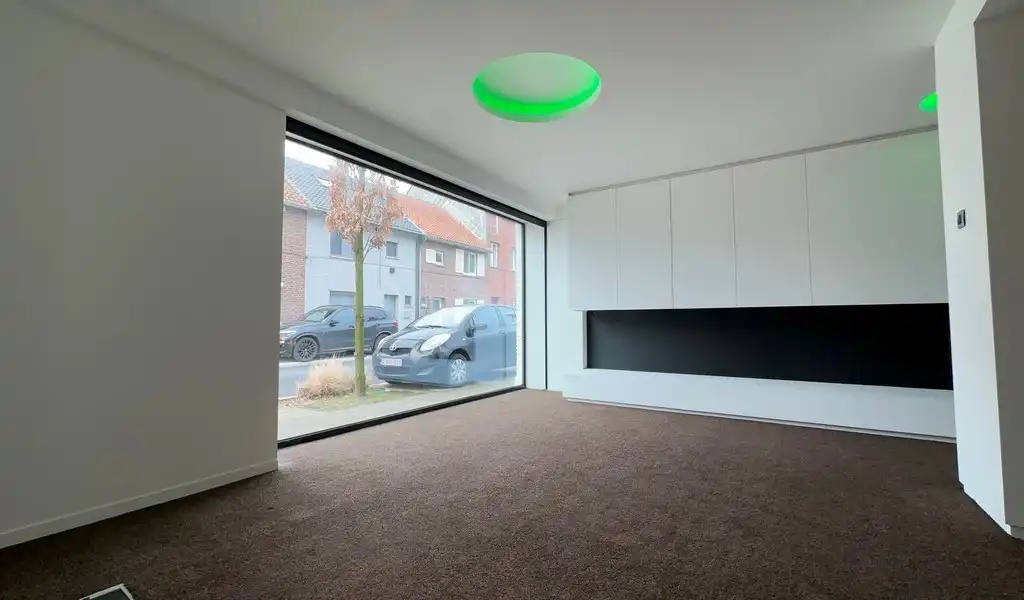 Handelspand met ruime garage te koop in Merelbeke-Melle foto 4