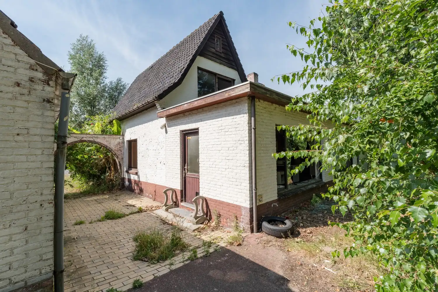 Ruime multifunctionele woning met een toonzaal en een schitterend perceel van 1108 m²! foto 5