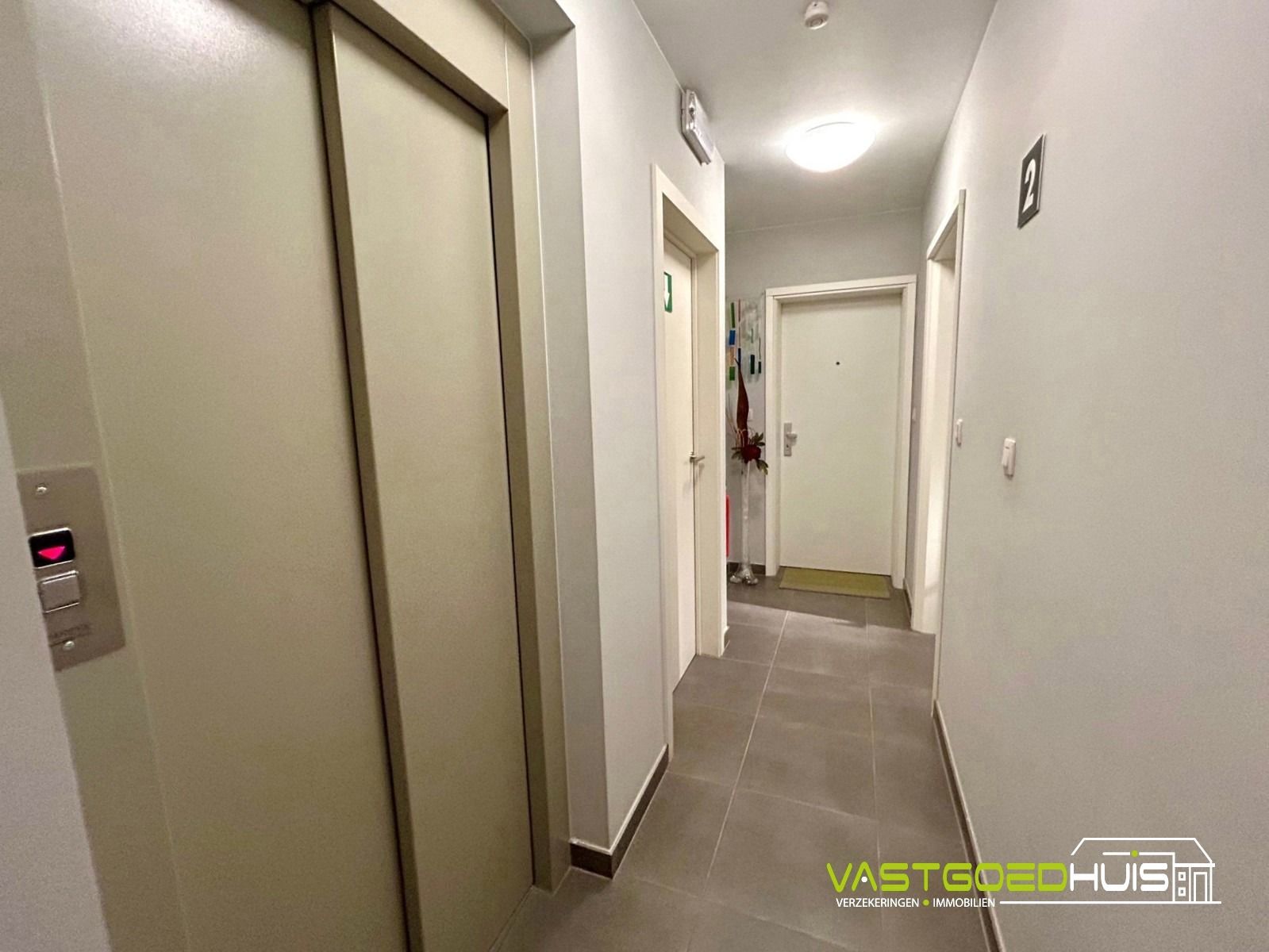 Prachtig appartement met terras en garage in centrum Ninove foto 4