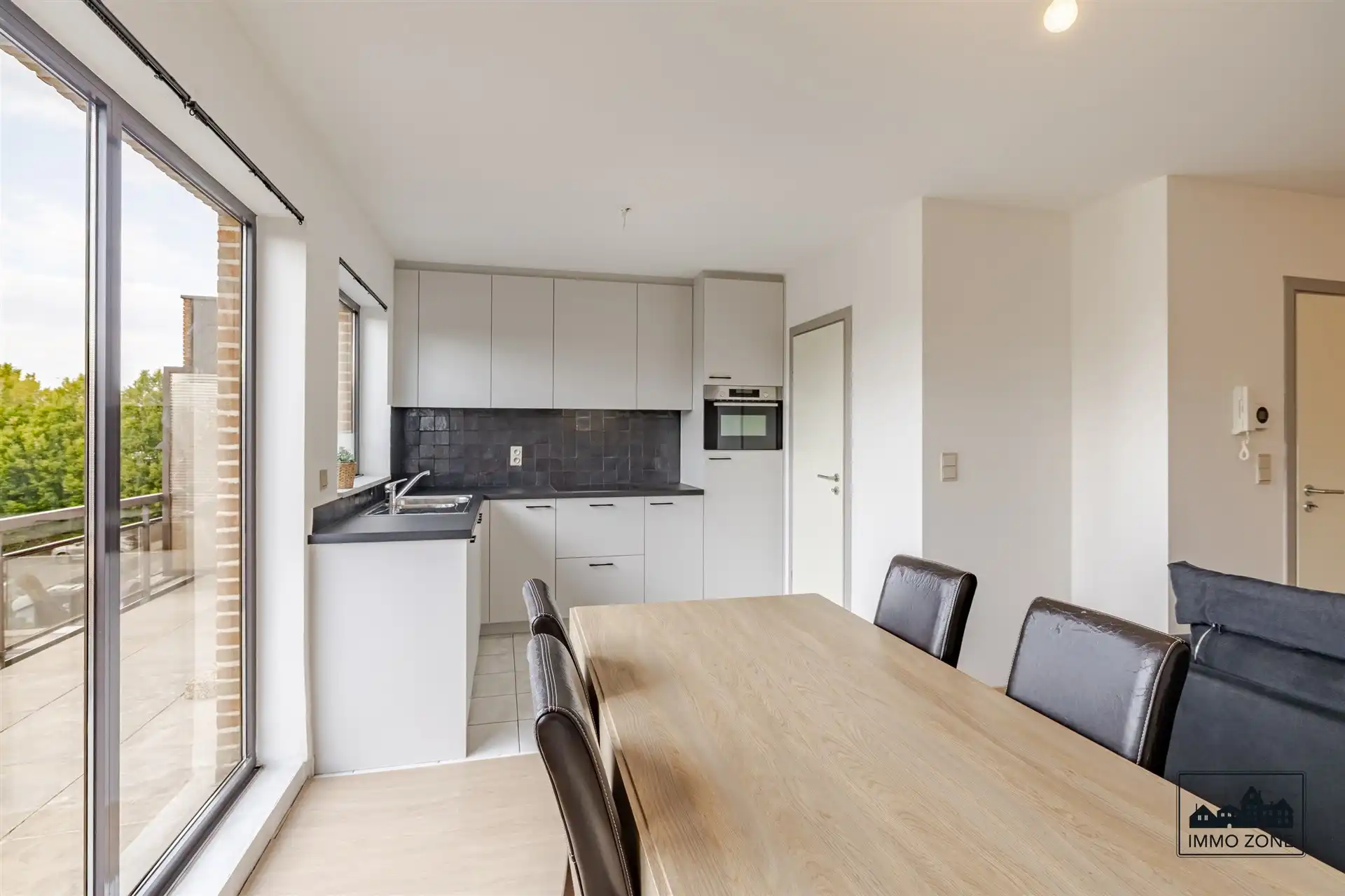 Appartement te koop met garagebox in Sint-Gillis-Waas foto 4