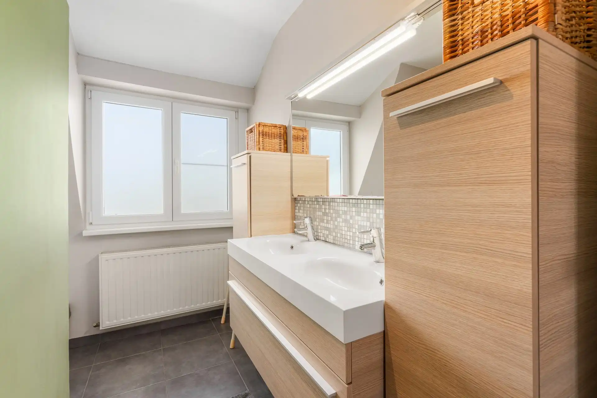 Charmante Half open bebouwing met 2 slaapkamers en prachtige tuin.  foto 22