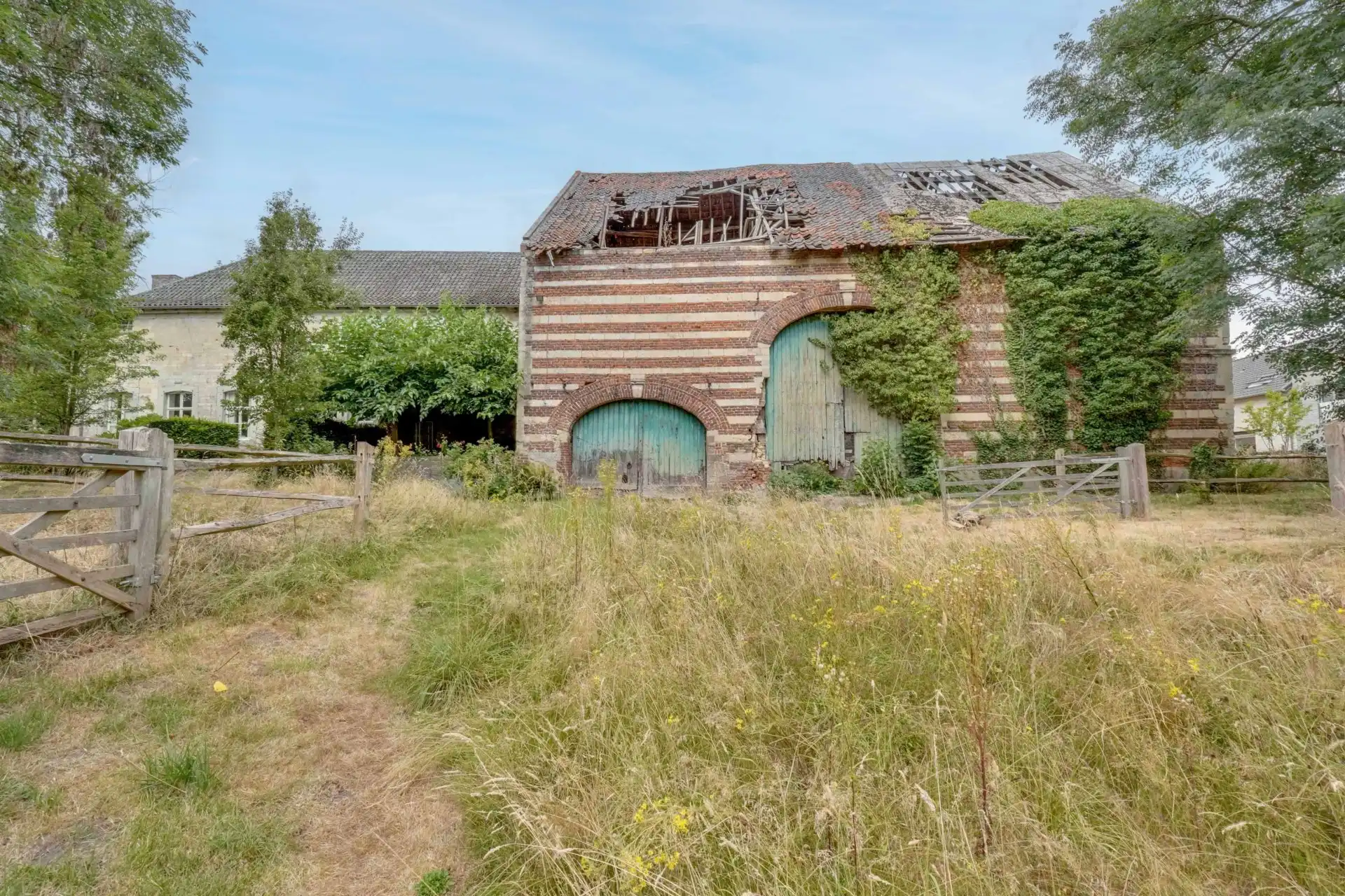 Karaktervolle vierkantshoeve met 5 slaapkamers en prachtige binnenkoer foto 26