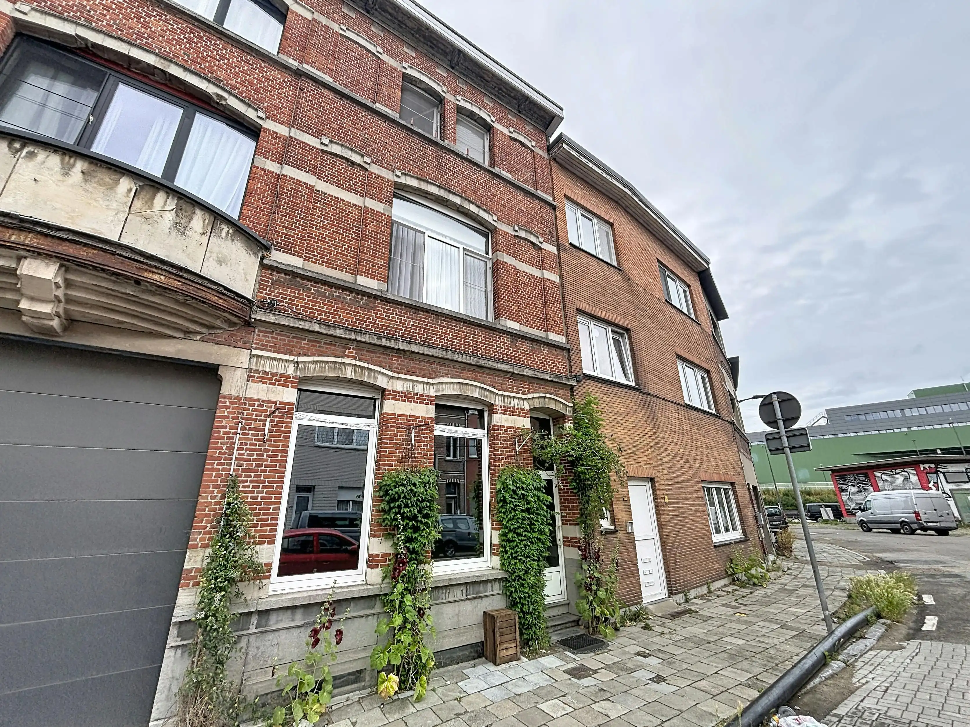 Te renoveren huis (175m²) in Deurne met terras  foto 16