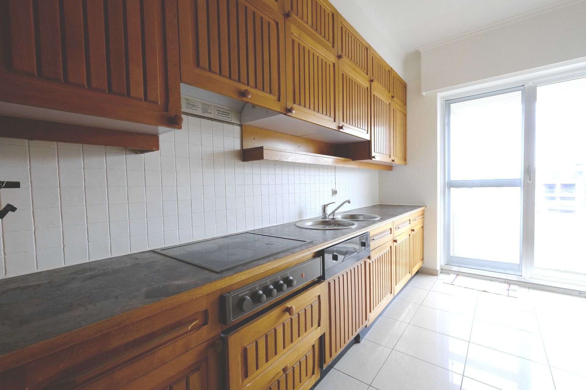 Ruim appartement in centrum Hasselt met 3 slaapkamers, garage en terras met uitzicht op de kanaalkom foto 4