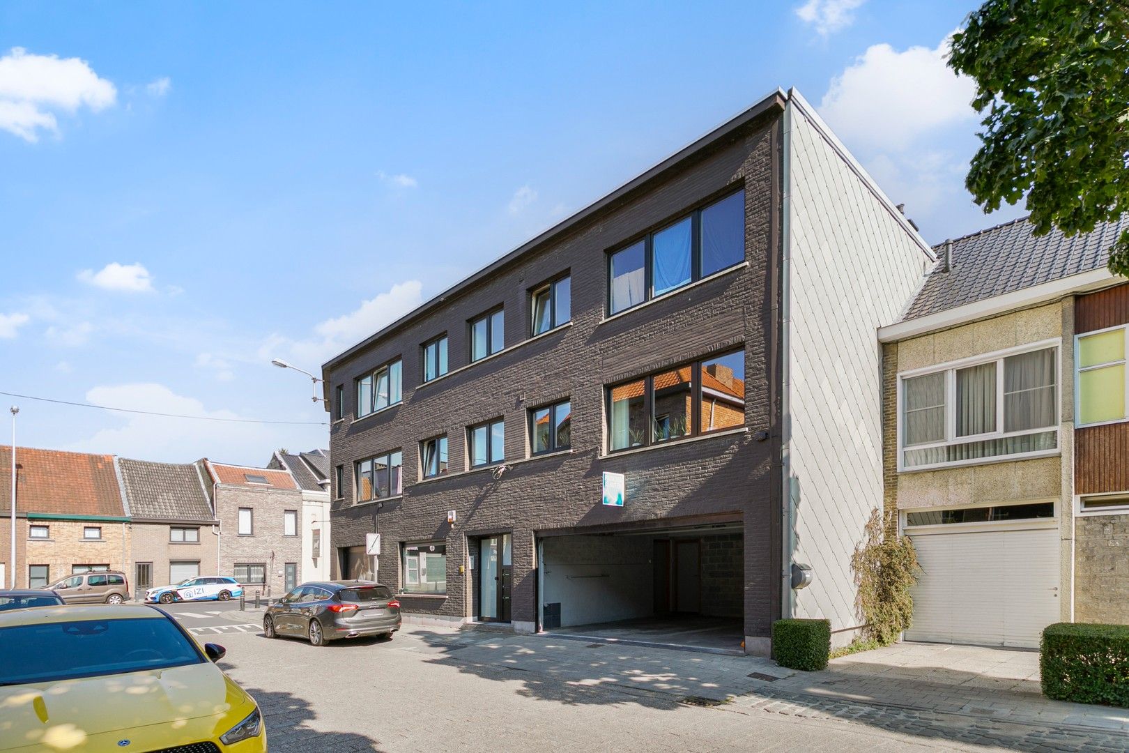 Instapklaar appartement met 2 slaapkamers te Mariakerke foto 3