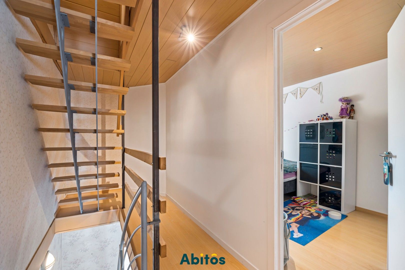 Halfopen bebouwing met drie slaapkamers ideaal voor co-housing foto 18