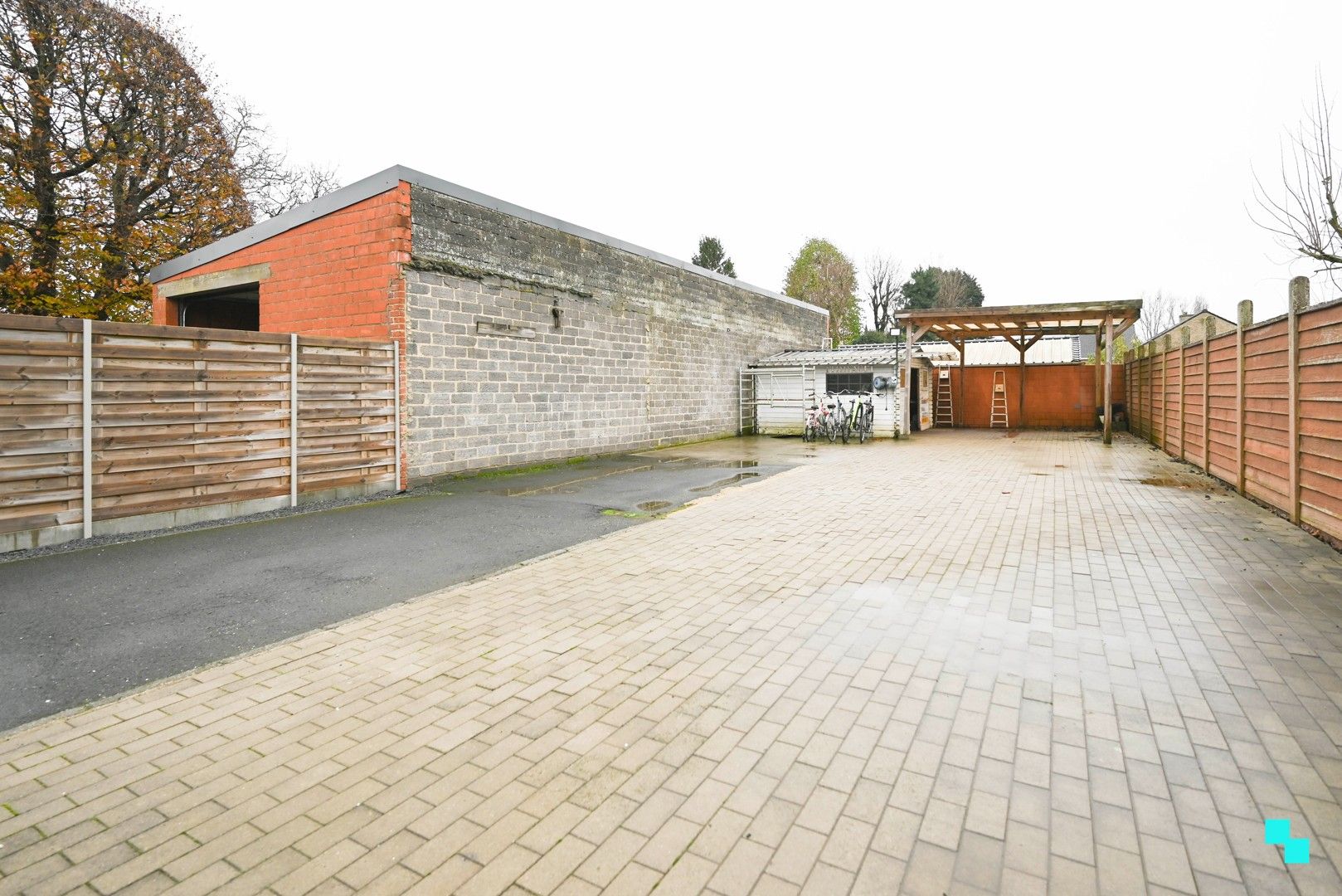 Ruime, gerenoveerde woning nabij centrum Oostrozebeke foto 20