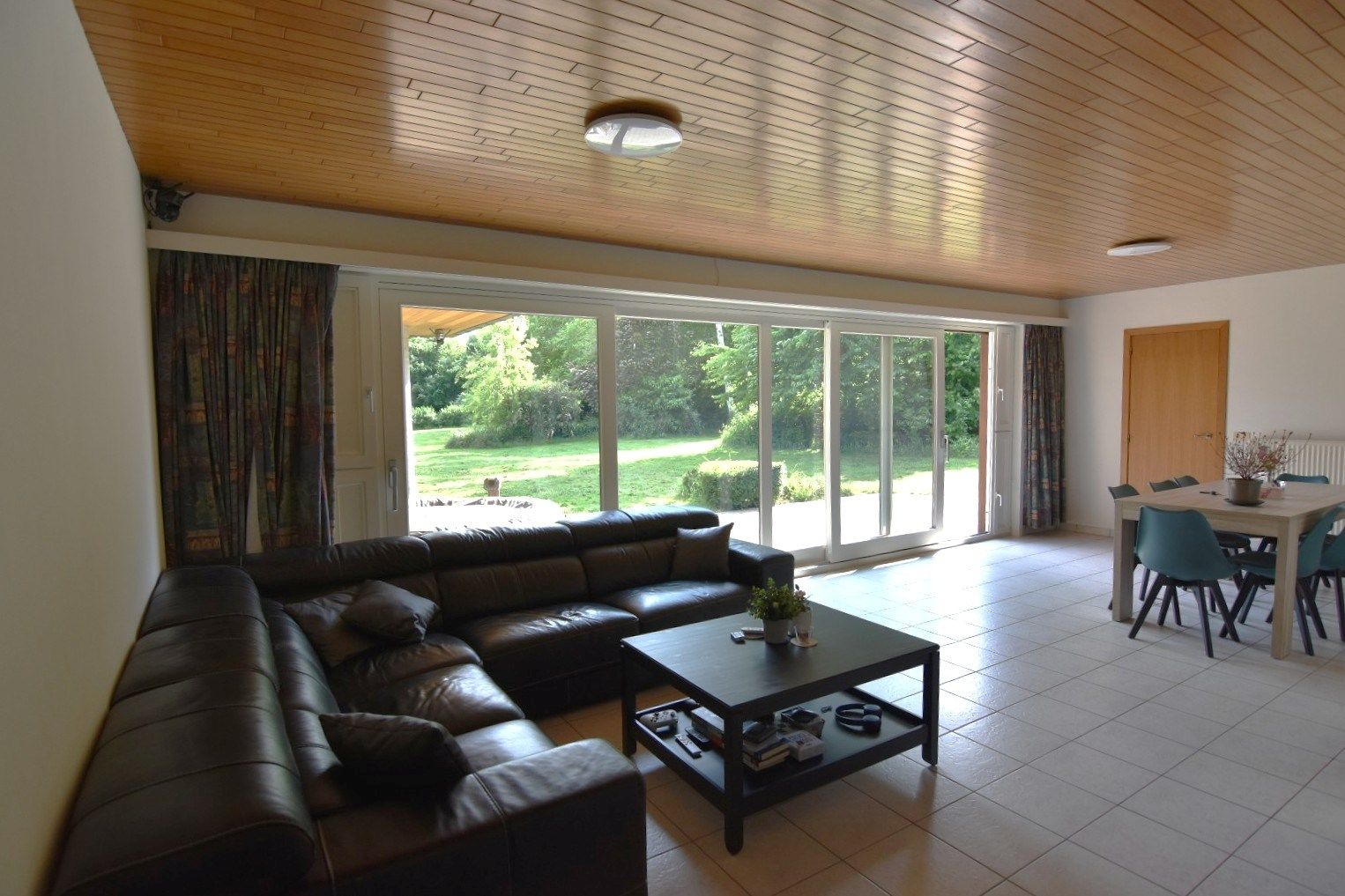 Alleenstaande woning met indrukwekkende tuin foto 10