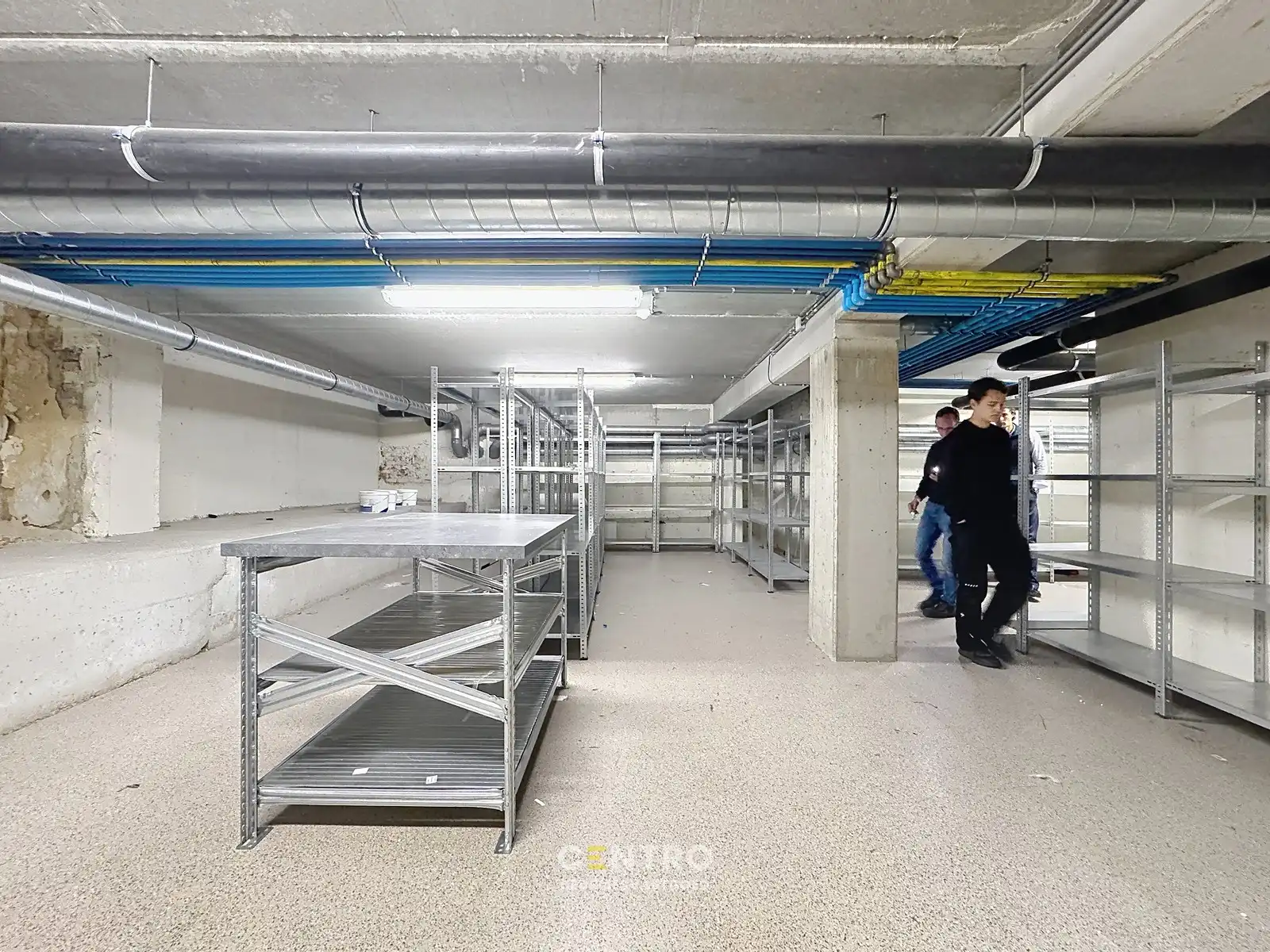 TE HUUR - Commerciële HANDELSRUIMTE (236m²) met KELDER (73m²) op topligging in het centrum van Eeklo foto 12