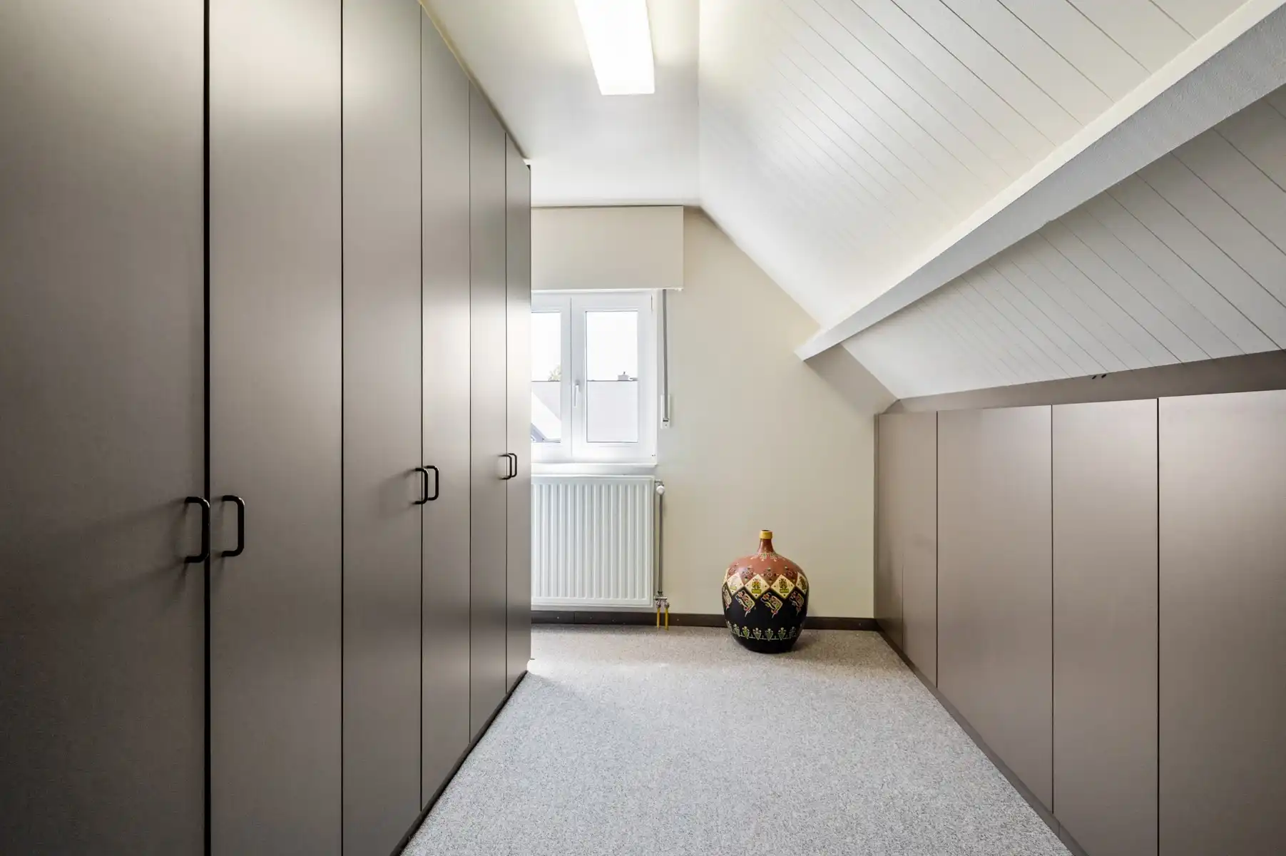 Ruime en lichtrijke villa in rustige, groene omgeving foto 33