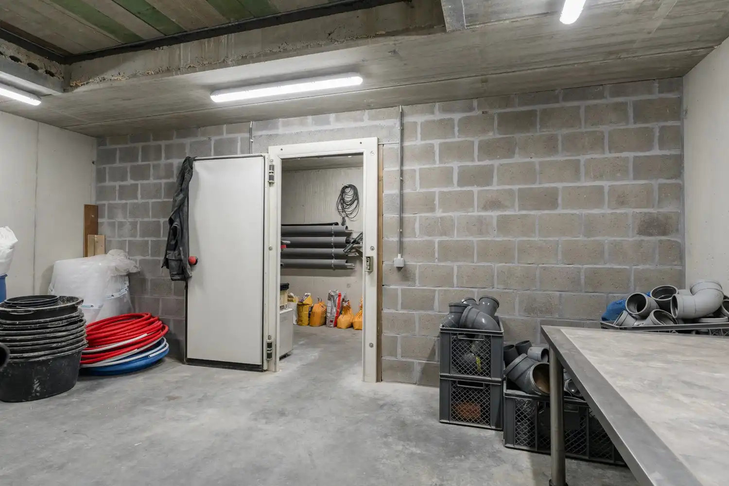 Moderne architecturale woning (2022) met 3 slaapkamers, bureau, kelder en ruime tuin te Pelt foto 42