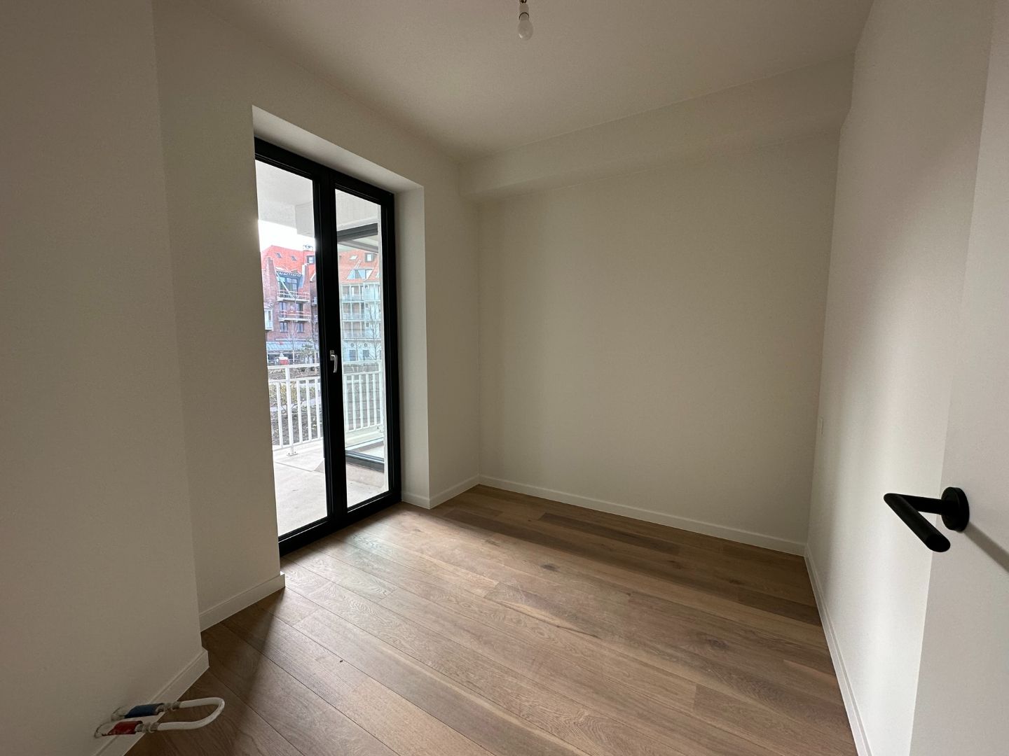 Modern appartement met uitzicht op een sfeervolle binnentuin foto 6