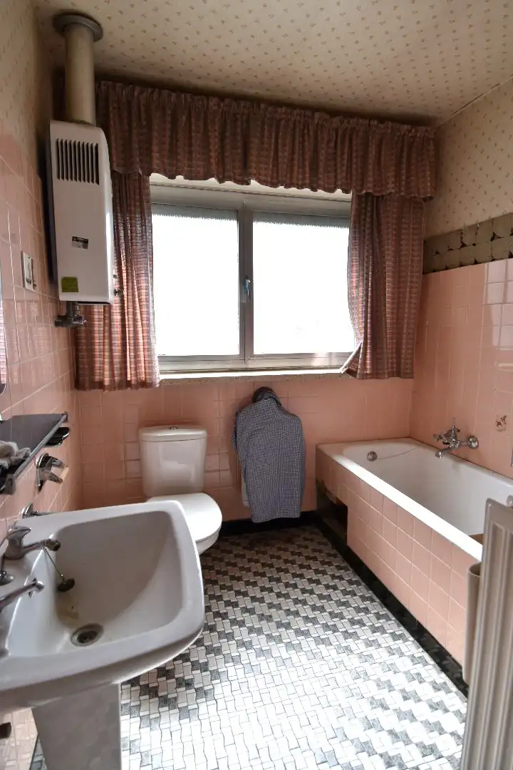 Halfopen bebouwing mét aanliggend lot bouwgrond te koop vlakbij centrum Menen foto 6