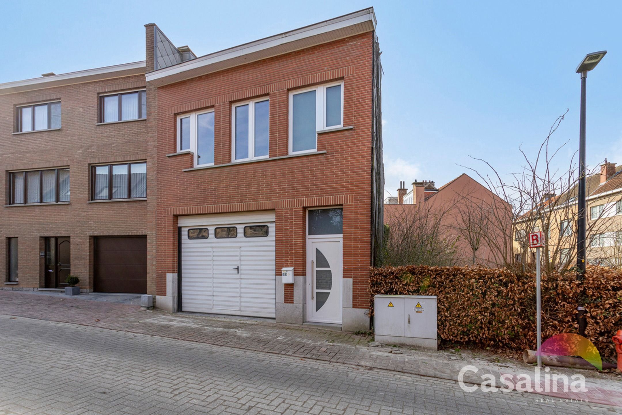 Een ruime te renoveren rijwoning van 207m² met zonnig terras foto 19