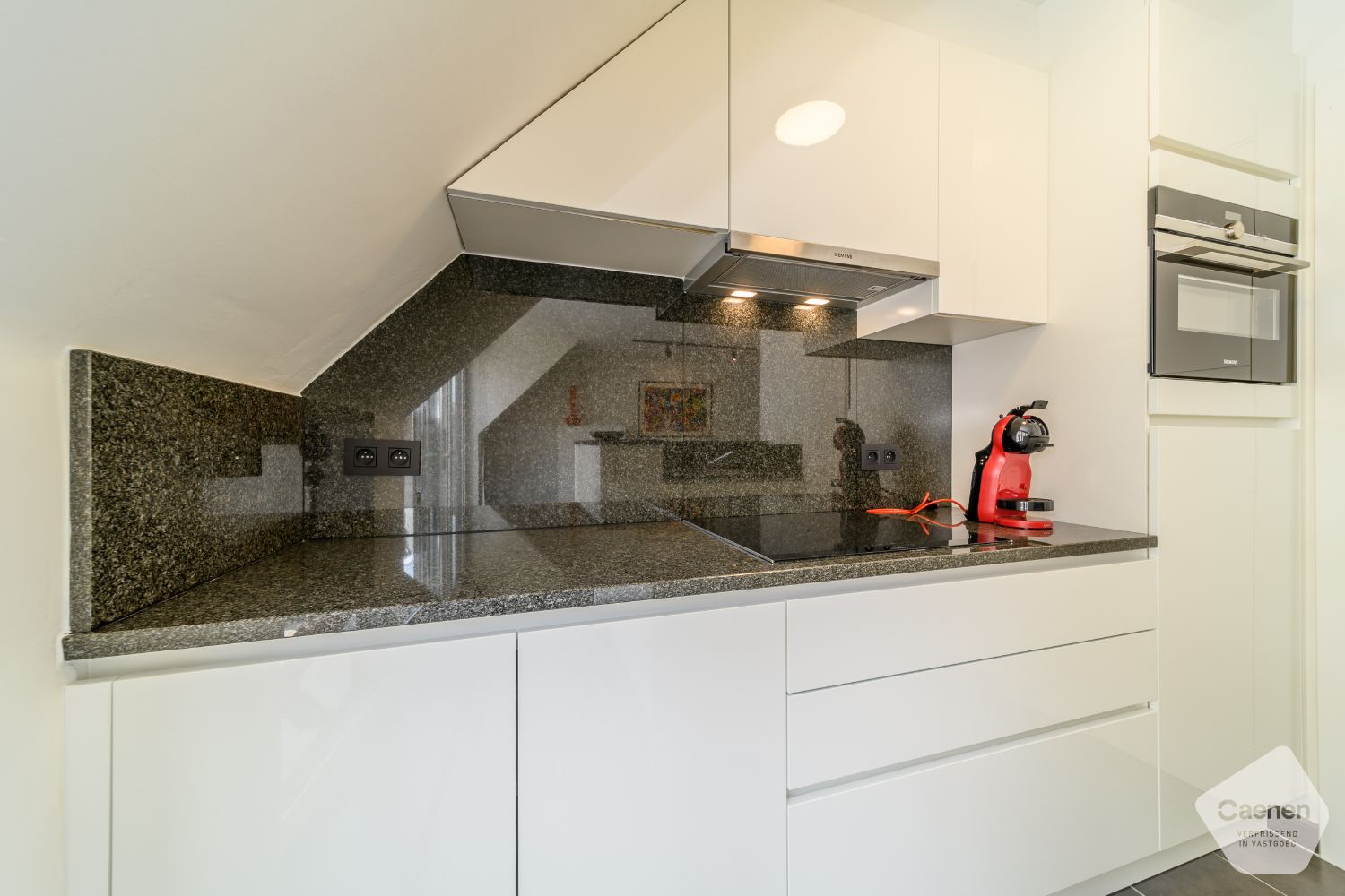 Prachtig gerenoveerd duplex dakappartement vlak bij de zeedijk foto 5