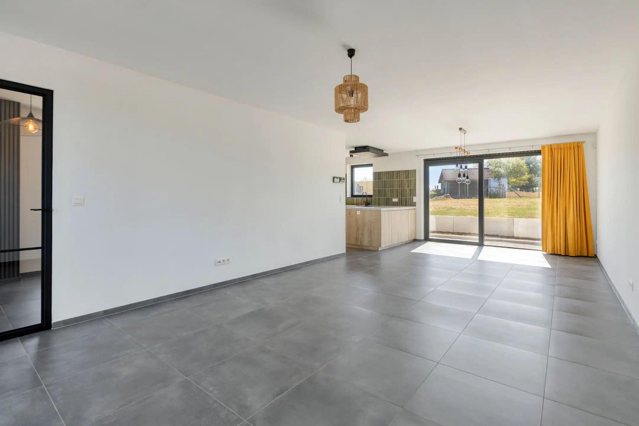 Nieuwbouwcomfort met uitzicht op de velden foto 6