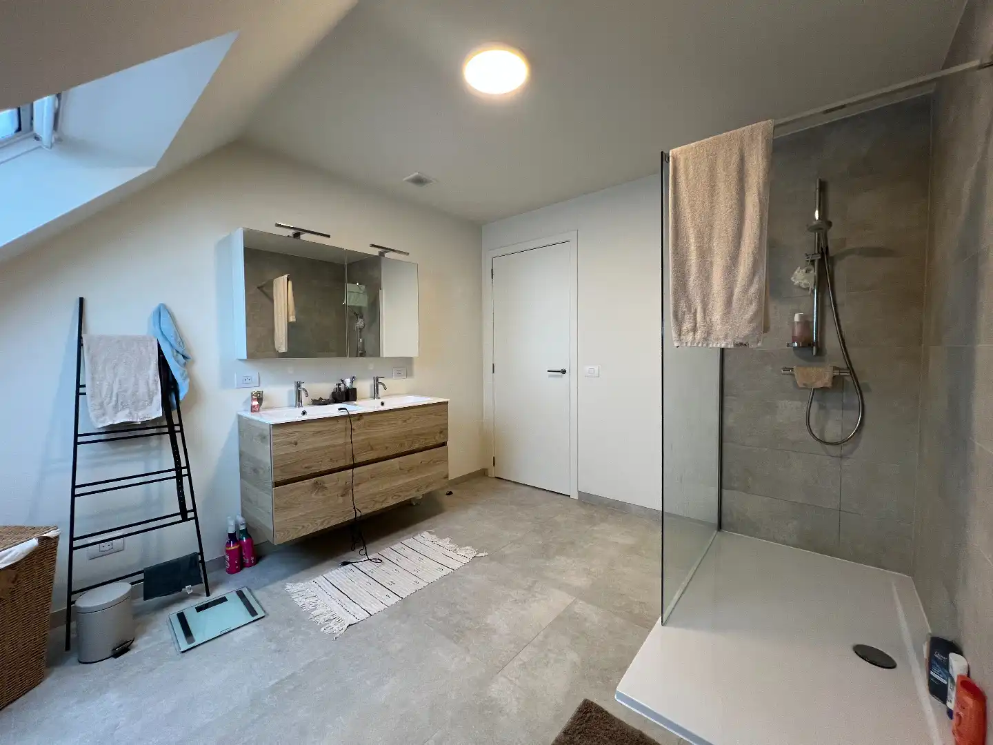 Gezellige nieuwbouwwoning met zonnige tuin en garage foto 7