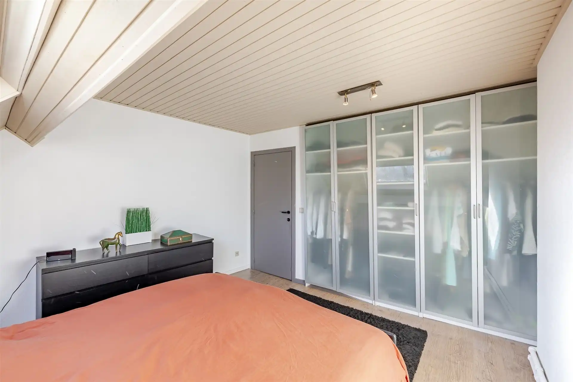 Prachtig winkelpand met duplex op groot perceel foto 18