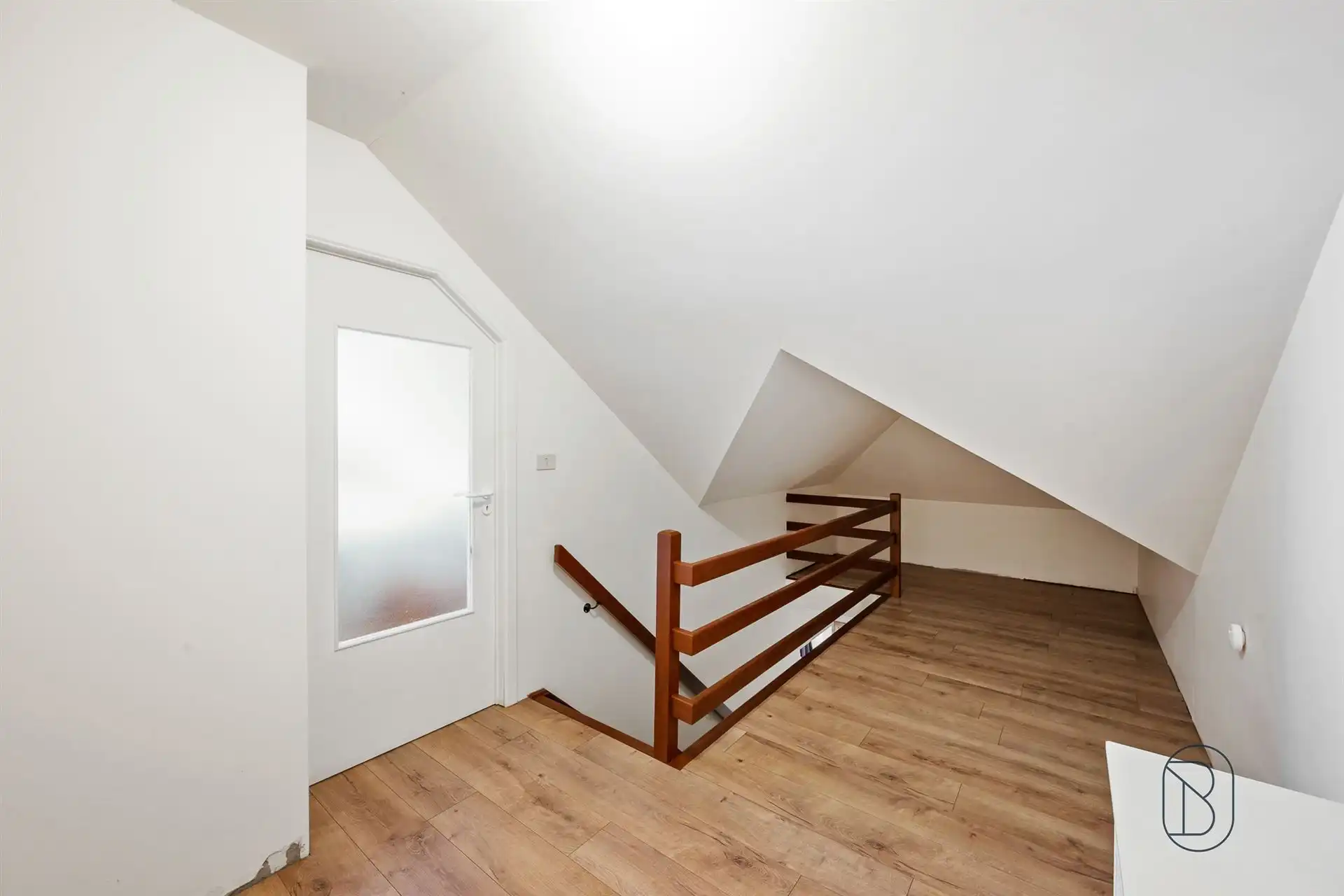 Instapklare woning met grote aangename tuin.  foto 15
