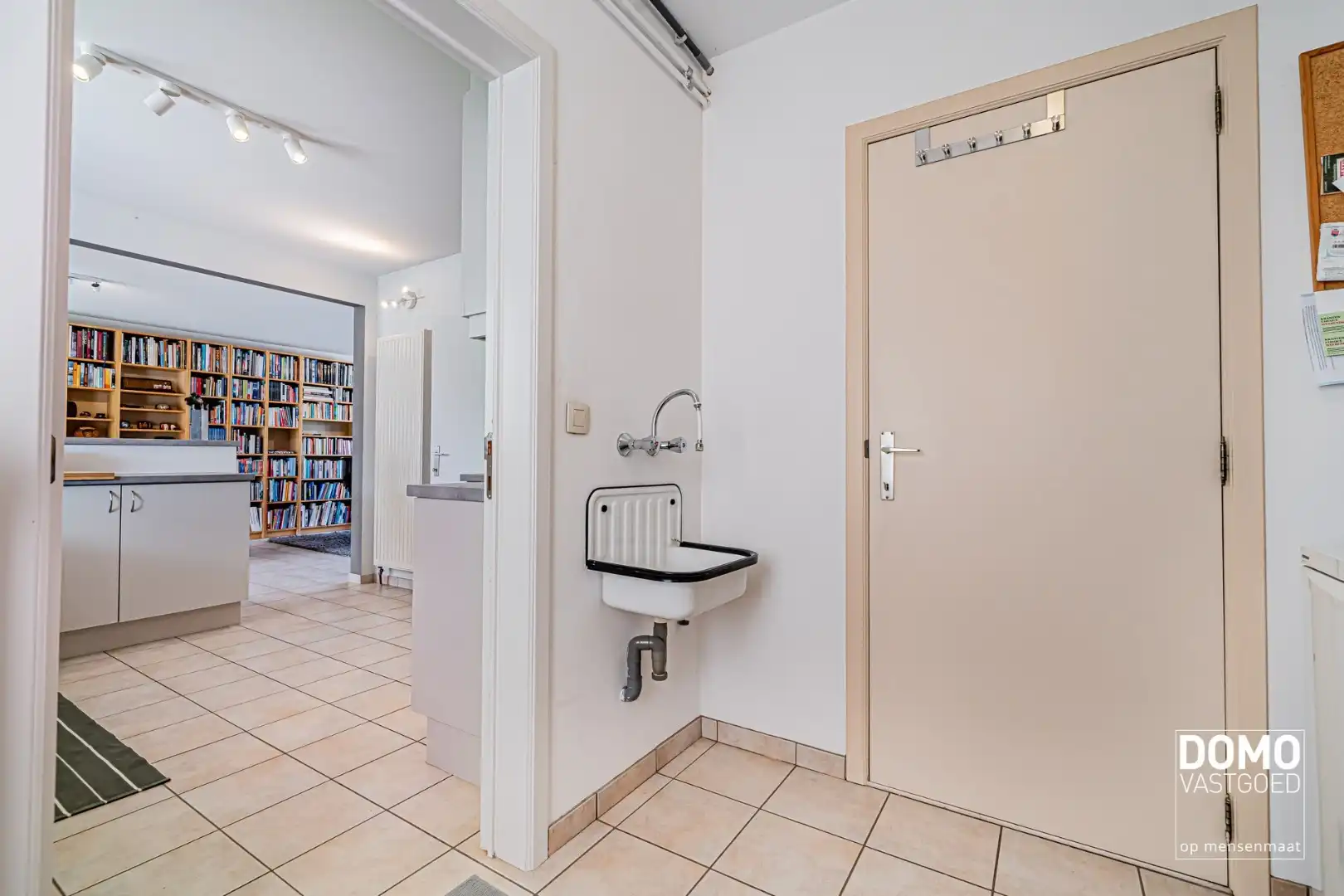 ZUIDWESTELIJK GEORIËNTEERDE DOORZONWONING MET LICHTRIJKE AANBOUW, GEZELLIGE TUIN EN RUIME GARAGE TE KURINGEN (HASSELT)  foto 26