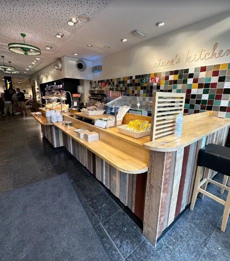 TOP GELEGEN COMMERCIEEL PAND RECTOR DE SOMERPLEIN foto 5