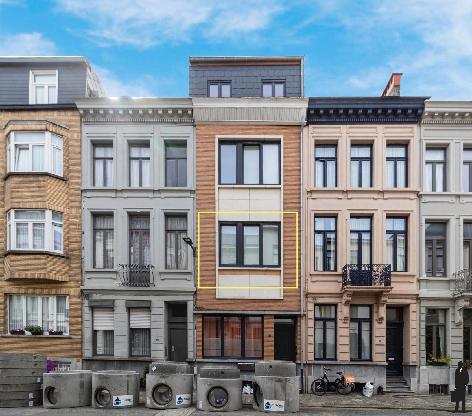 Bemeubeld of ongemeubeld appartement met ruim terras. foto 10