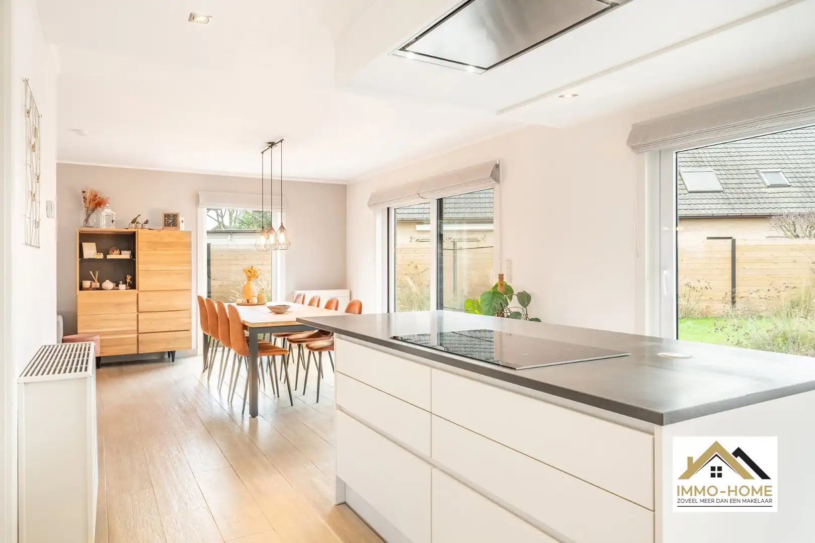 Prachtige HOB met zonnepanelen in een doodlopende straat! foto 4