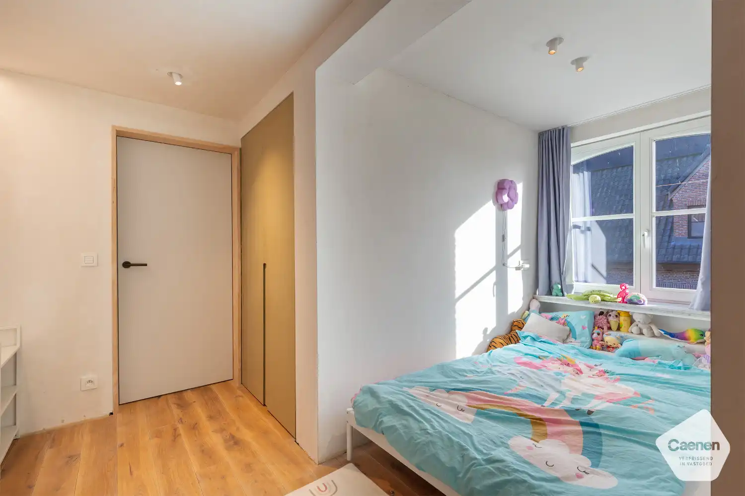 Prachtige smaakvolle gerenoveerde villa met uniek bijgebouw op een perceel van 2021m²  en 5 slaapkamers. foto 22