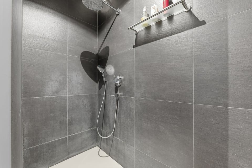 PENTHOUSE MET UNIEK DAKTERRAS, SAUNA EN STAANPLAATS IN HARTJE SINT-TRUIDEN foto 16