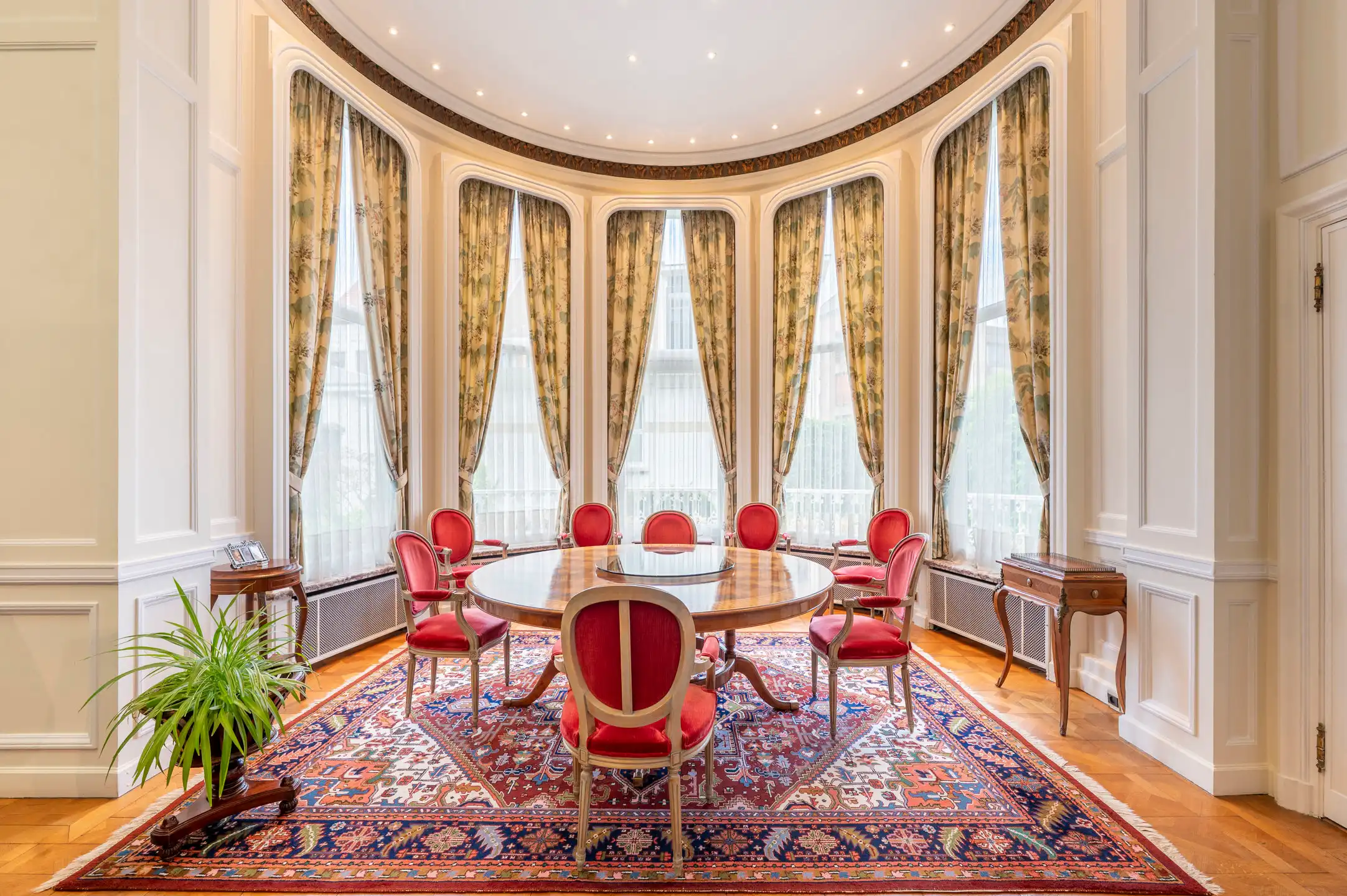 ANTWERPEN - Authentieke meesterwoning met vier garages foto 8