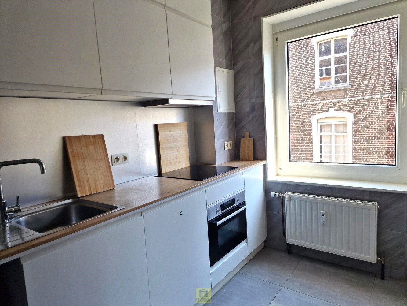 Modern en lichtrijk appartement te huur op toplocatie in Gent foto 7