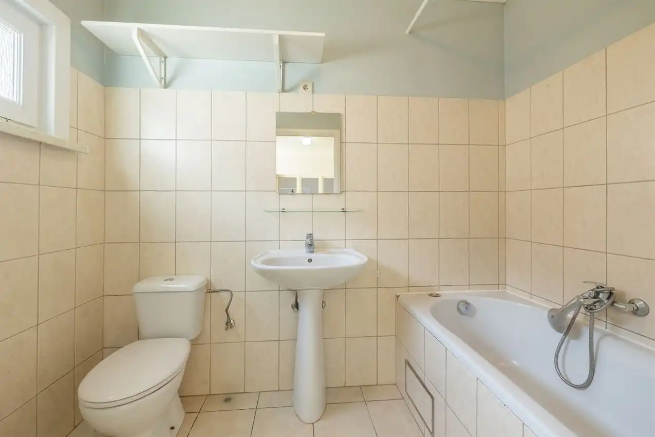 Degelijke gezinswoning met 3slpk, garage, zuid-west gerichte tuin foto 11