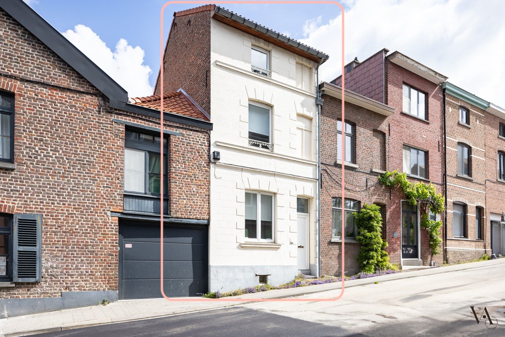 Hoofdfoto van de publicatie: Op te frissen stadswoning in gegeerde buurt