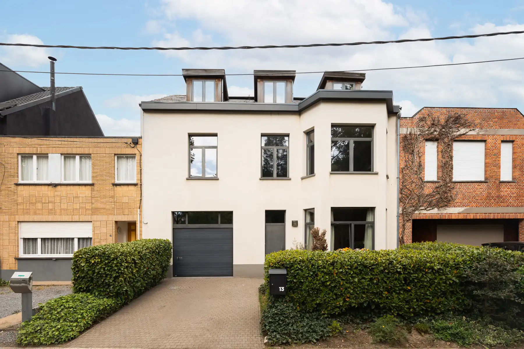 Prachtige, lichtrijke herenwoning op een rustige toplocatie foto {{pictureIndex}}