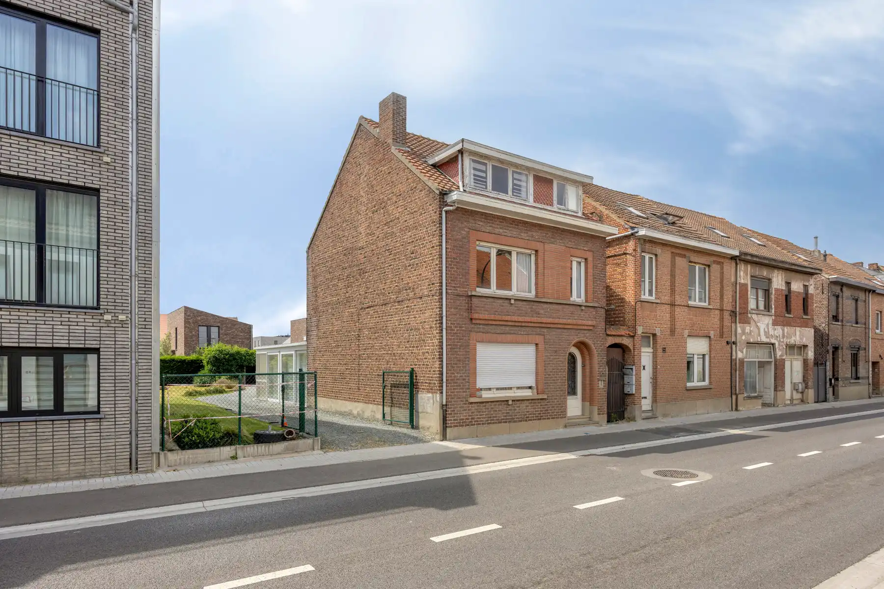 Te renoveren woning / projectgrond op centrale ligging  foto 3